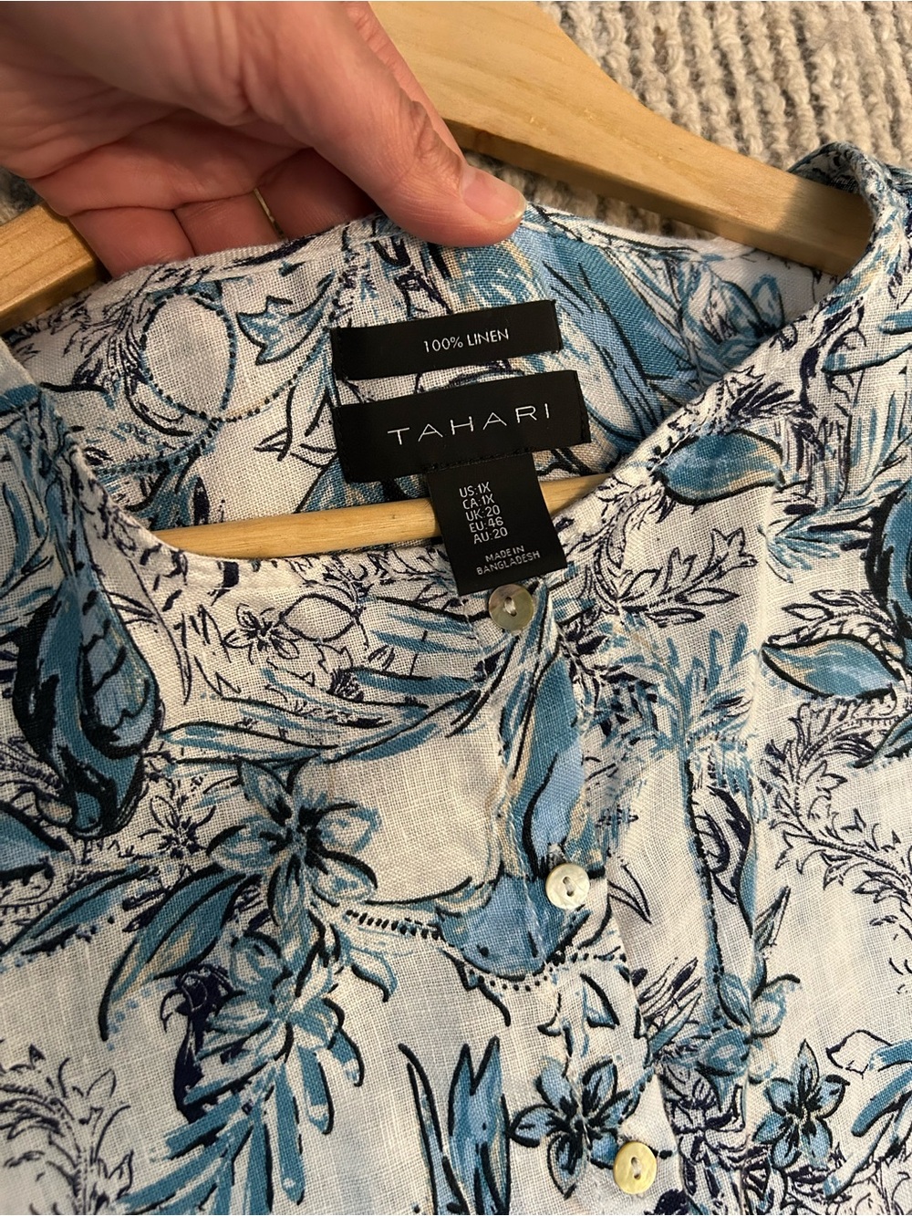 Tahari Women Linen Tops Plus 1X Blue White Floral Button Front Coastal Beachy - Picture 3 of 8